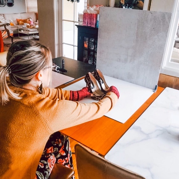 Like to bookmark our closet! - Picture 13 of 16